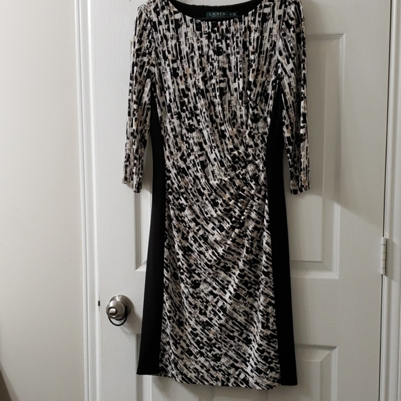 Dress - Picture 3 of 3